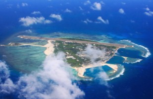 极端热湿气候下围护结构热湿耦合传递数值模拟研究