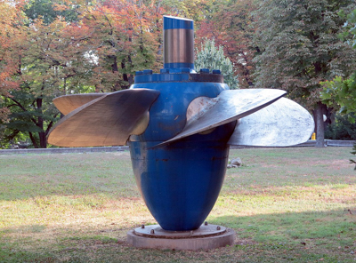 Stromerzeugung und Fischschutz mit einer Darrieus-Wasserturbine